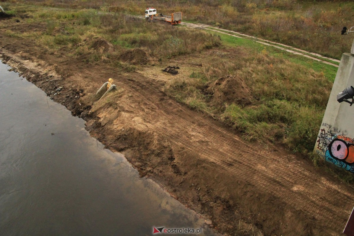 Ruszyły ważne prace na lewym brzegu Narwi w Ostrołęce [03.11.2023] - zdjęcie #25 - eOstroleka.pl