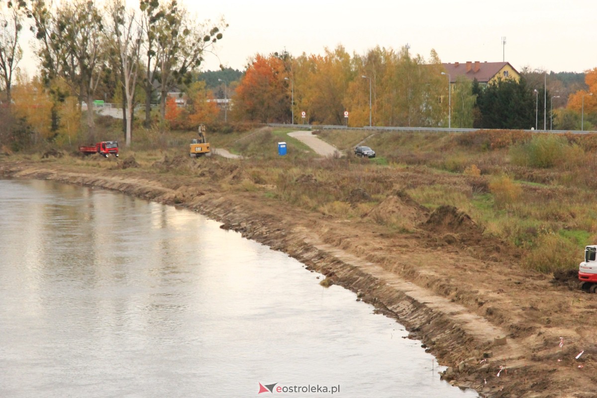 Ruszyły ważne prace na lewym brzegu Narwi w Ostrołęce [03.11.2023] - zdjęcie #29 - eOstroleka.pl