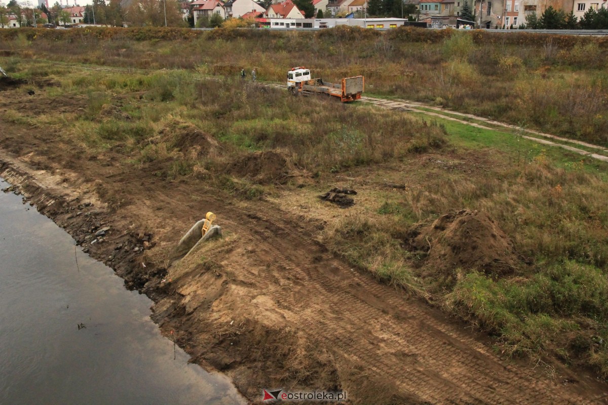 Ruszyły ważne prace na lewym brzegu Narwi w Ostrołęce [03.11.2023] - zdjęcie #31 - eOstroleka.pl