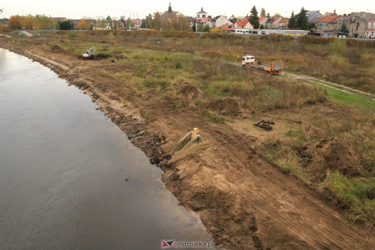 Ruszyły ważne prace na lewym brzegu Narwi w Ostrołęce [03.11.2023] - zdjęcie #32 - eOstroleka.pl