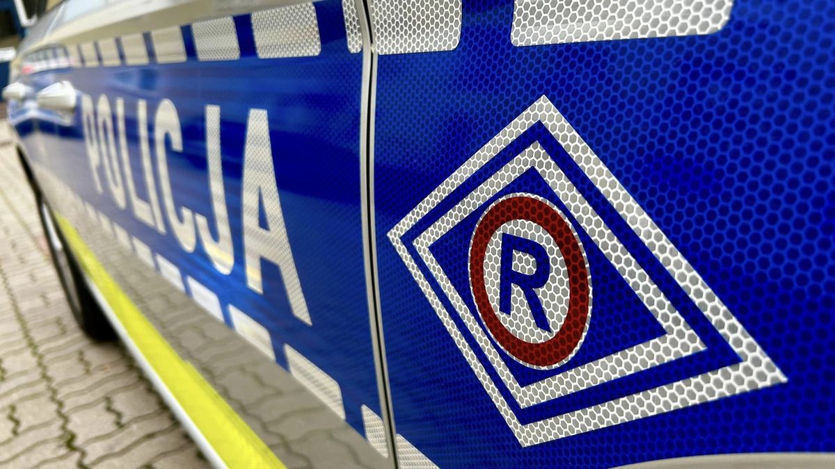 Nowy radiowóz wyszkowskiej policji [03.11.2023] - zdjęcie #8 - eOstroleka.pl