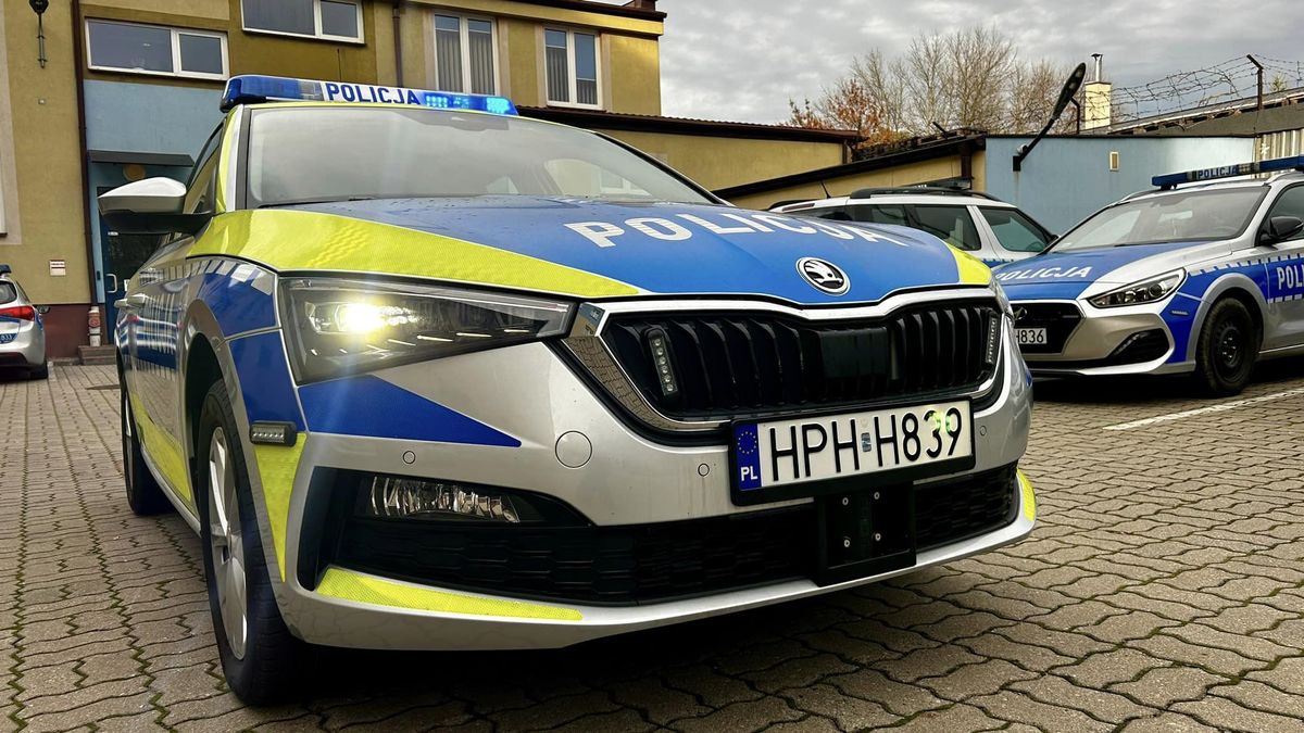 Nowy radiowóz wyszkowskiej policji [03.11.2023] - zdjęcie #7 - eOstroleka.pl