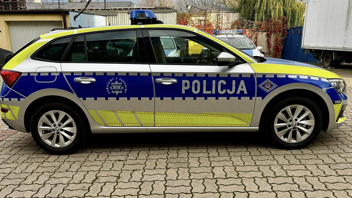 Nowy radiowóz wyszkowskiej policji [03.11.2023] - zdjęcie #1 - eOstroleka.pl