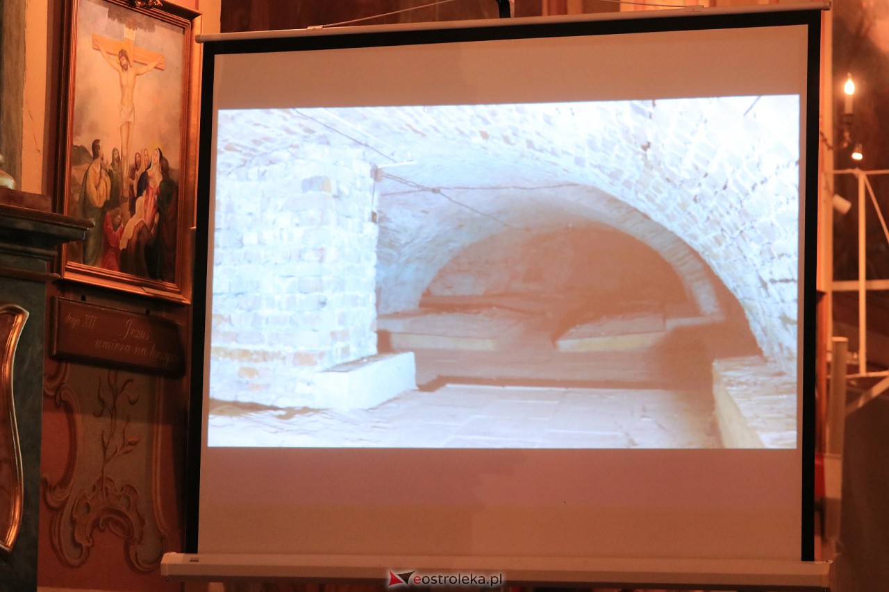 Konferencja o podziemiach Klasztoru [3.11.2023] - zdjęcie #26 - eOstroleka.pl