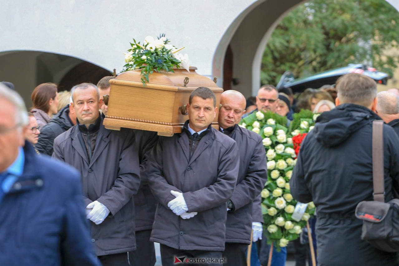 Pogrzeb Cezarego Olszewskiego, zwycięzcy Tańca z Gwiazdami [4.11.2023] - zdjęcie #13 - eOstroleka.pl