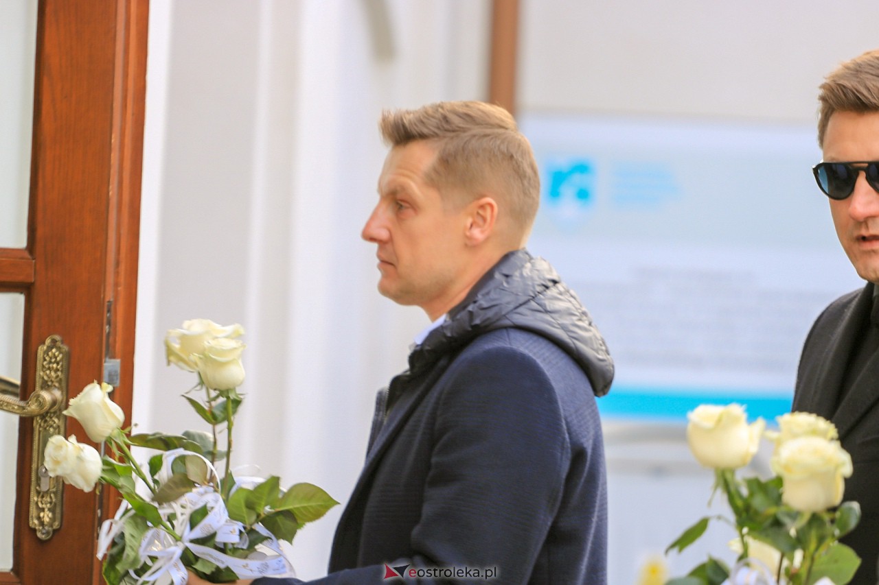Pogrzeb Cezarego Olszewskiego, zwycięzcy Tańca z Gwiazdami [4.11.2023] - zdjęcie #13 - eOstroleka.pl