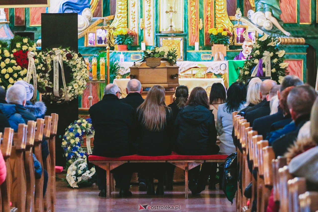 Pogrzeb Cezarego Olszewskiego, zwycięzcy Tańca z Gwiazdami [4.11.2023] - zdjęcie #7 - eOstroleka.pl