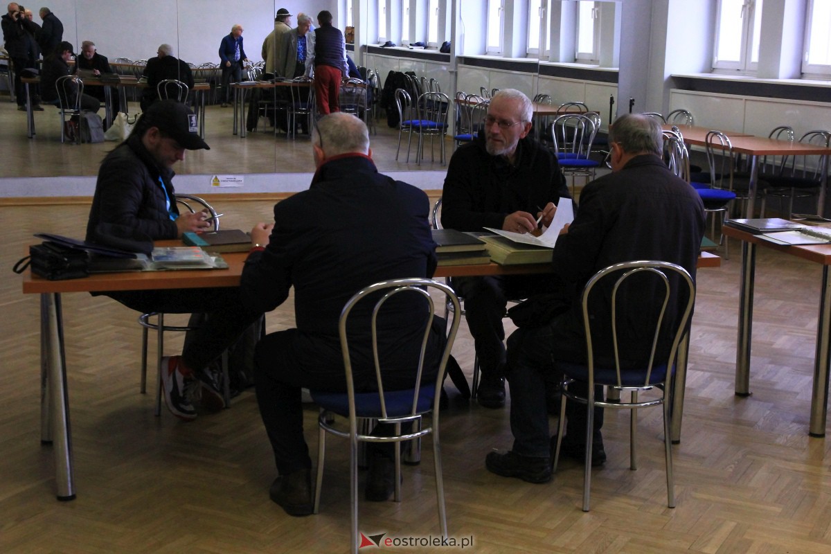 Giełda kolekcjonerska w Ostrołęce: prawdziwa kopalnia skarbów [05.11.2023] - zdjęcie #30 - eOstroleka.pl