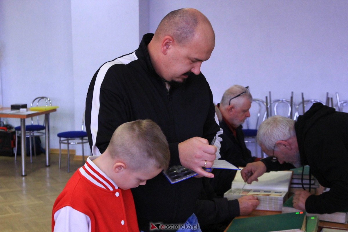 Giełda kolekcjonerska w Ostrołęce: prawdziwa kopalnia skarbów [05.11.2023] - zdjęcie #17 - eOstroleka.pl