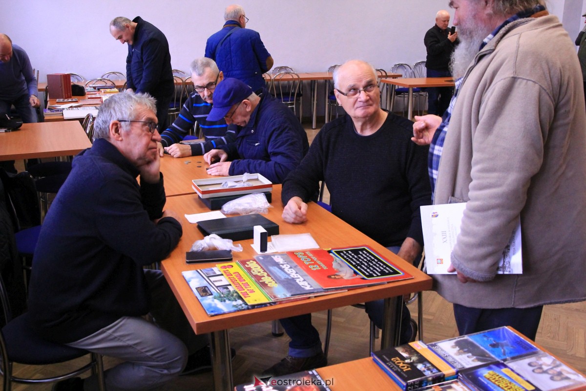 Giełda kolekcjonerska w Ostrołęce: prawdziwa kopalnia skarbów [05.11.2023] - zdjęcie #14 - eOstroleka.pl