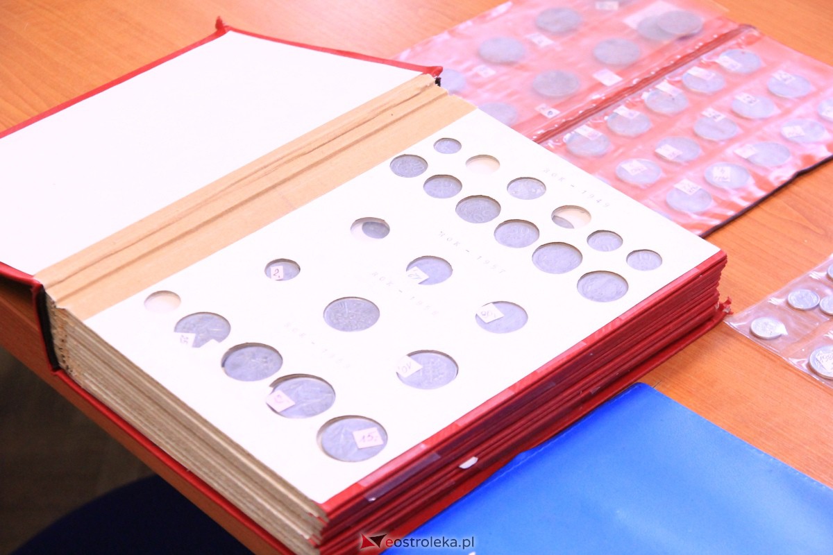 Giełda kolekcjonerska w Ostrołęce: prawdziwa kopalnia skarbów [05.11.2023] - zdjęcie #8 - eOstroleka.pl