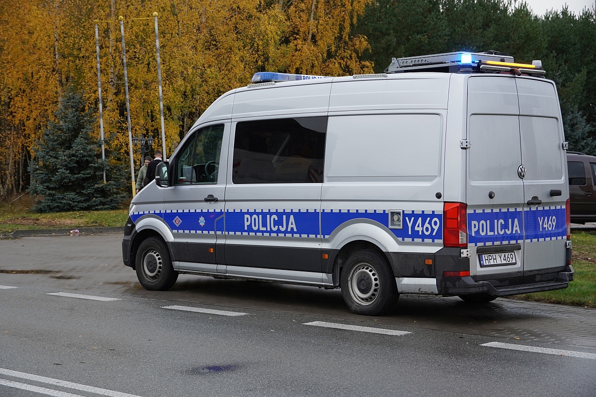 Kolizja na DK-61 pod Ostrołęką. Jedno auto w rowie [06.11.2023] - zdjęcie #20 - eOstroleka.pl