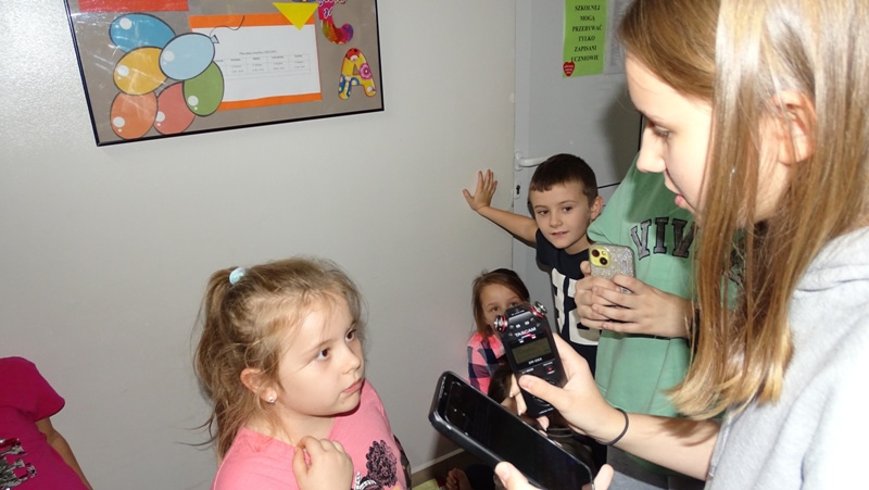 Mole książkowe z “czwórki” w akcji “Przerwa na czytanie” [06.11.2023] - zdjęcie #10 - eOstroleka.pl