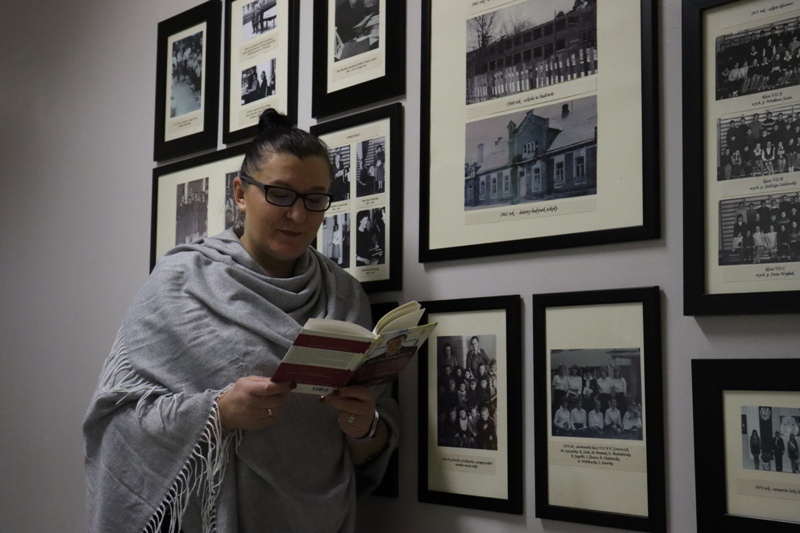 Mole książkowe z “czwórki” w akcji “Przerwa na czytanie” [06.11.2023] - zdjęcie #6 - eOstroleka.pl