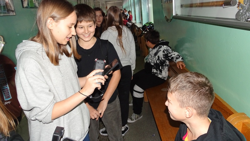 Mole książkowe z “czwórki” w akcji “Przerwa na czytanie” [06.11.2023] - zdjęcie #2 - eOstroleka.pl