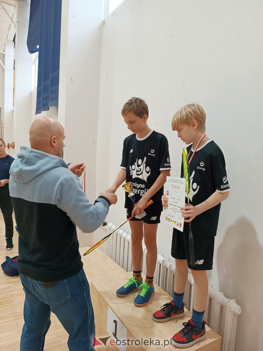 Mistrzostwa Ostrołęki i Mistrzostwa Powiatu Ostrołęckiego w badmintonie [04.11.2023] - zdjęcie #9 - eOstroleka.pl