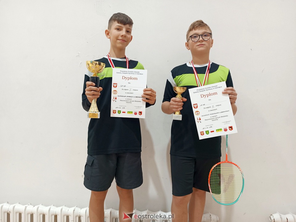 Mistrzostwa Ostrołęki i Mistrzostwa Powiatu Ostrołęckiego w badmintonie [04.11.2023] - zdjęcie #36 - eOstroleka.pl
