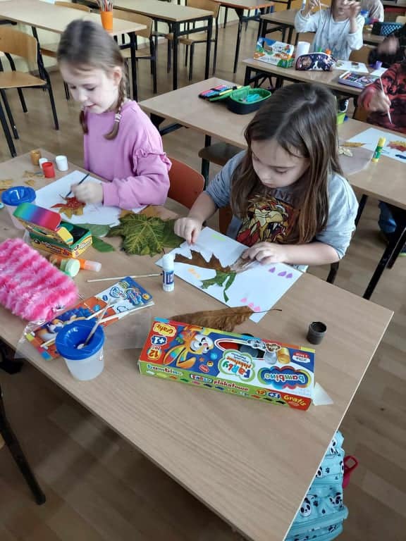 Czytająco zakręceni w Szkole Podstawowej nr 2 w Ostrołęce - zdjęcie #27 - eOstroleka.pl