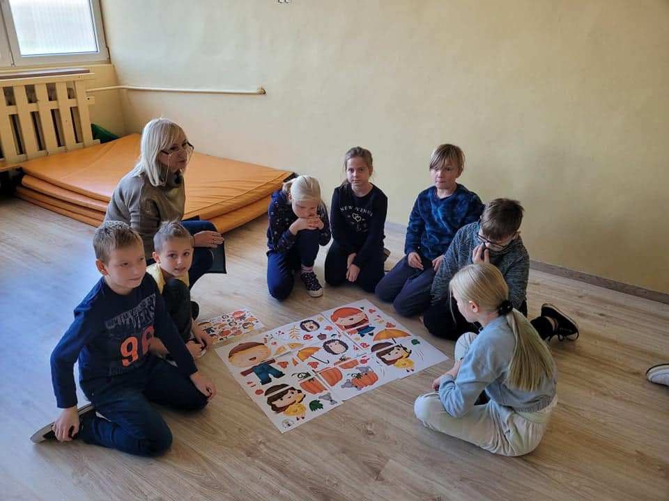 Czytająco zakręceni w Szkole Podstawowej nr 2 w Ostrołęce - zdjęcie #13 - eOstroleka.pl