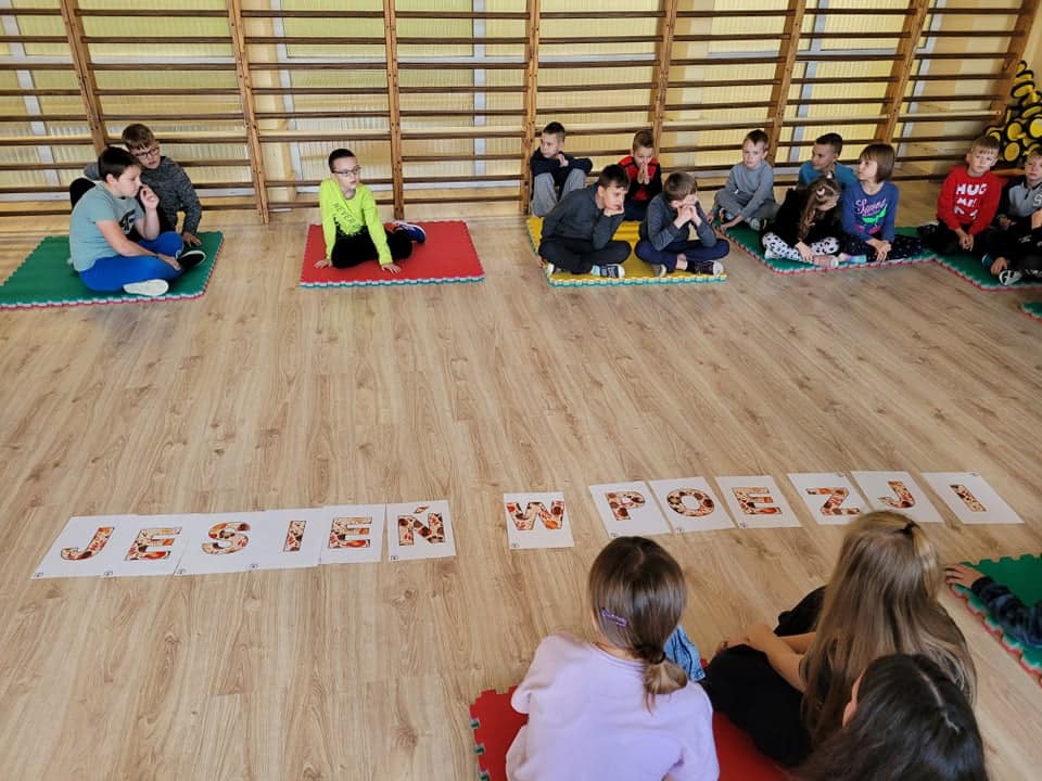 Czytająco zakręceni w Szkole Podstawowej nr 2 w Ostrołęce - zdjęcie #10 - eOstroleka.pl