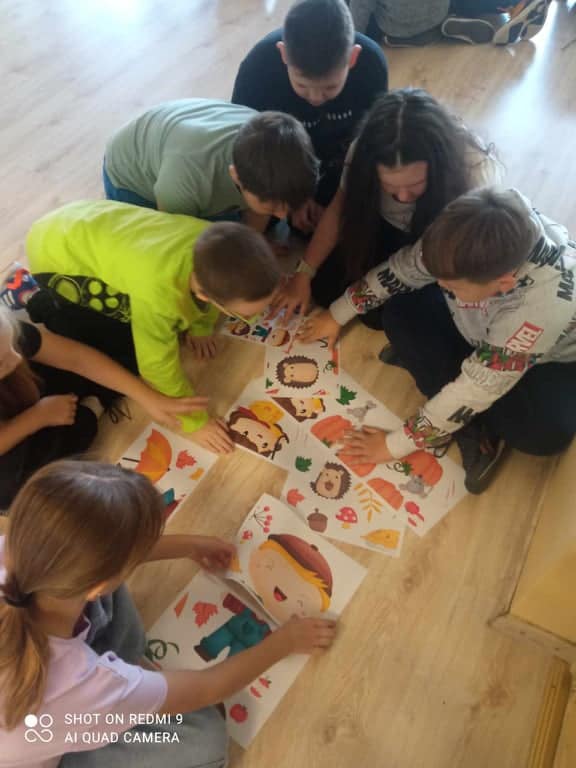 Czytająco zakręceni w Szkole Podstawowej nr 2 w Ostrołęce - zdjęcie #1 - eOstroleka.pl