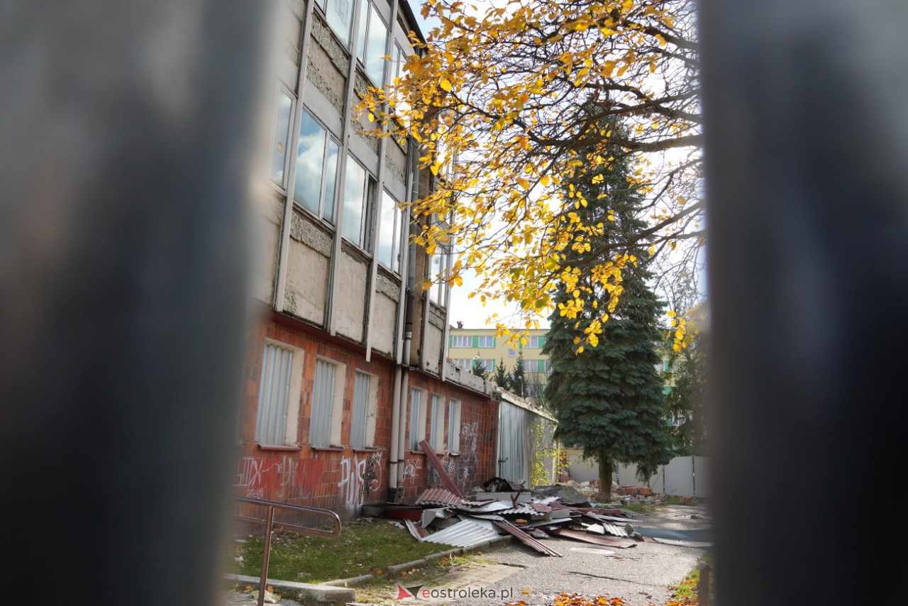 Rozbiórka budynku starego basenu w Ostrołęce - zdjęcie #35 - eOstroleka.pl