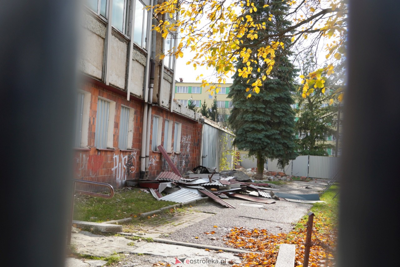 Rozbiórka budynku starego basenu w Ostrołęce - zdjęcie #36 - eOstroleka.pl