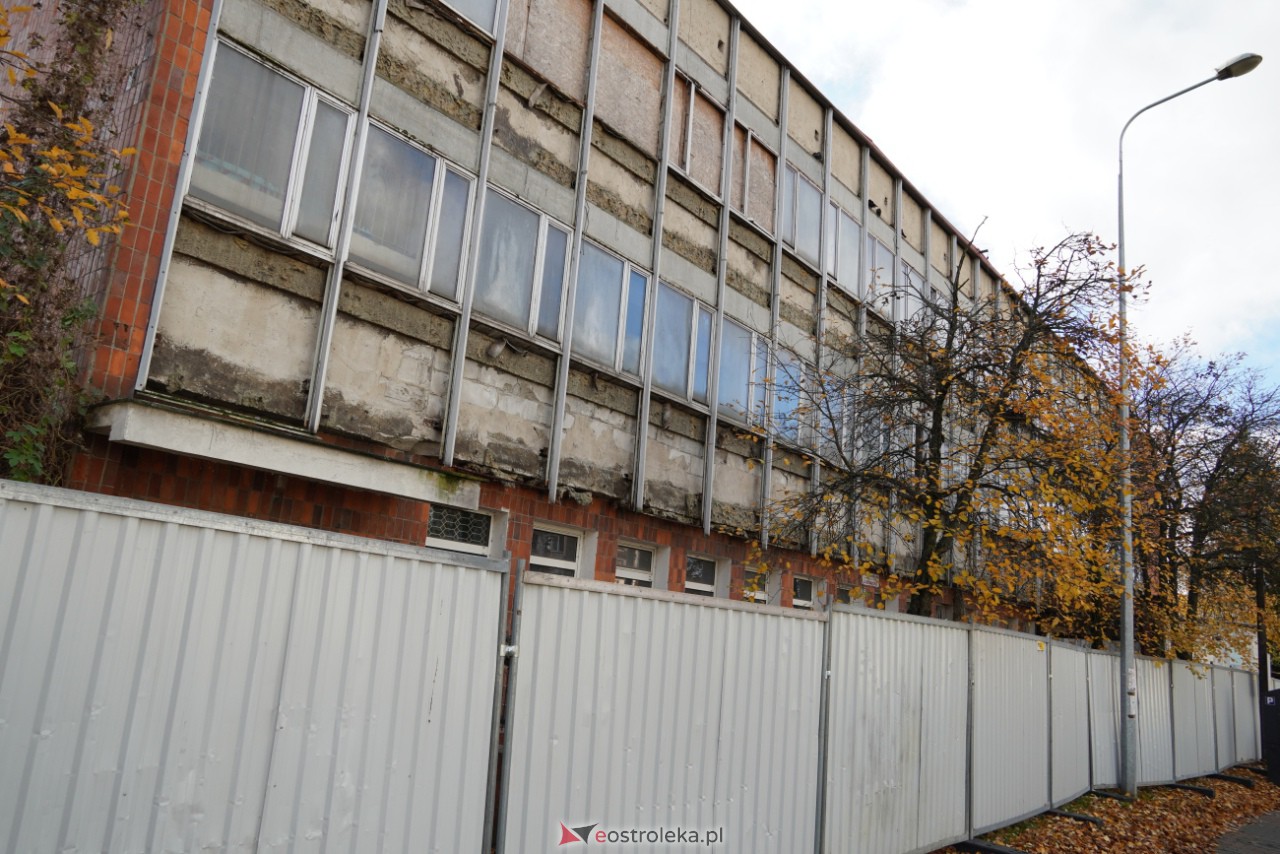 Rozbiórka budynku starego basenu w Ostrołęce - zdjęcie #39 - eOstroleka.pl