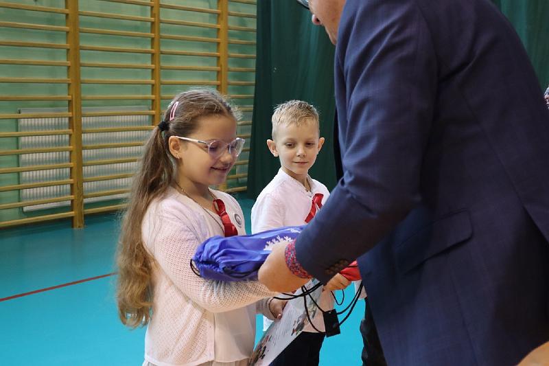 Kadzidlańskie „pierwszaki” już po pasowaniu [08.11.2023] - zdjęcie #64 - eOstroleka.pl