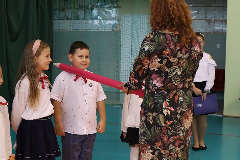 Kadzidlańskie „pierwszaki” już po pasowaniu [08.11.2023] - zdjęcie #18 - eOstroleka.pl