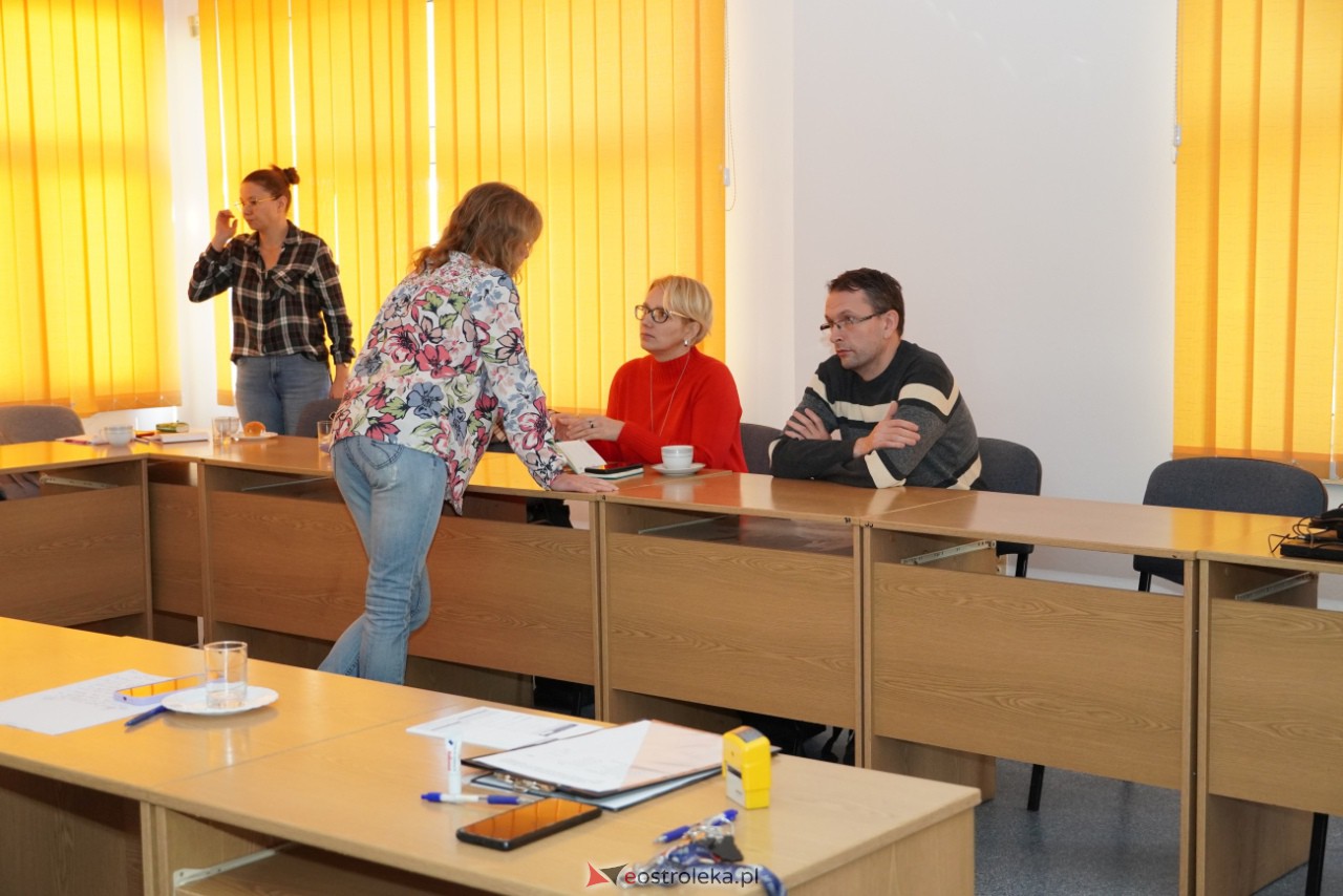 Szkolenie dla bibliotekarzy z Ostrołęki i powiatu ostrołęckiego [08.11.2023] - zdjęcie #17 - eOstroleka.pl