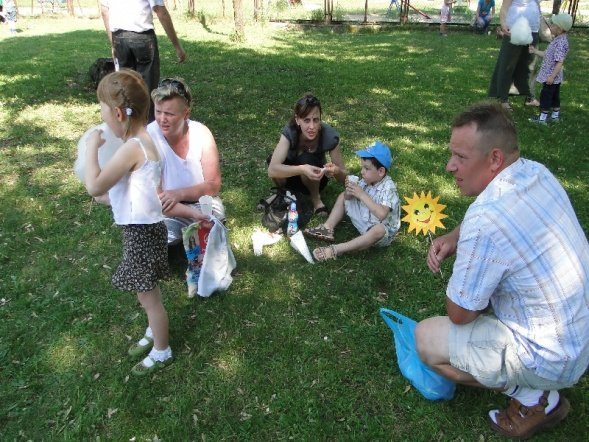 Festyn rodzinny w Przedszkolu Miejskim nr 13 - zdjęcie #2 - eOstroleka.pl