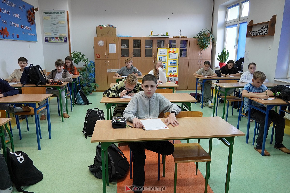 I Gminne Dyktando Niepodległościowe w Czerwinie [09.11.2023] - zdjęcie #25 - eOstroleka.pl