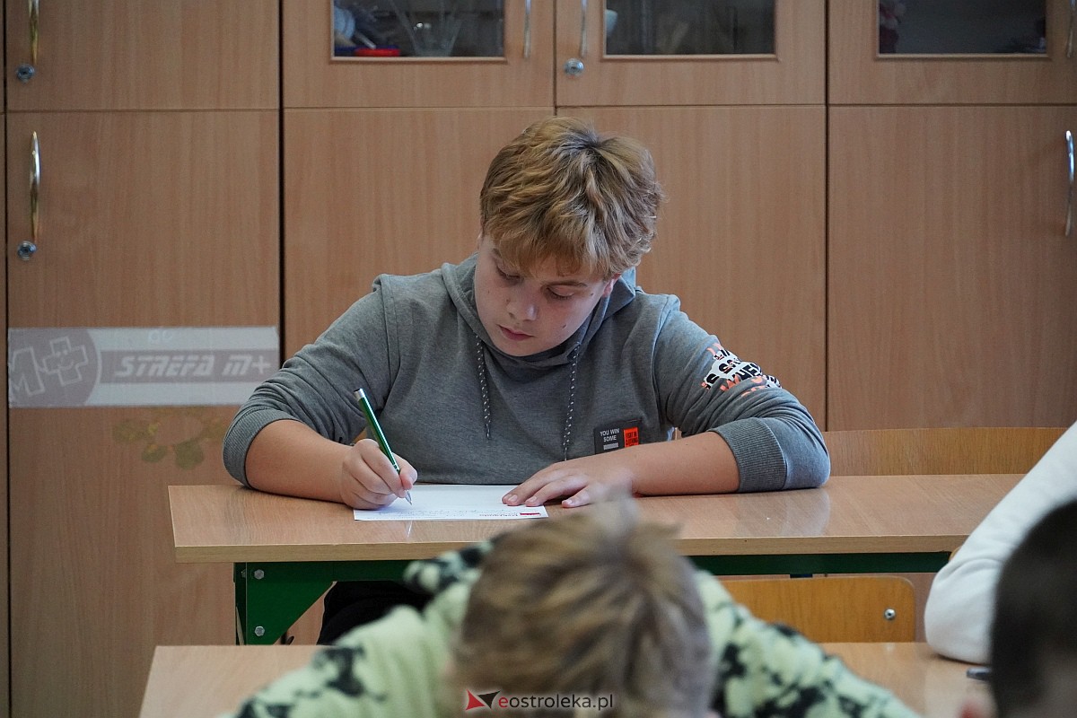 I Gminne Dyktando Niepodległościowe w Czerwinie [09.11.2023] - zdjęcie #19 - eOstroleka.pl