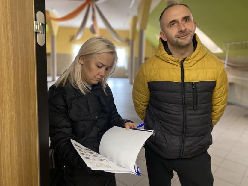 Remiza OSP w Rozworach ma już nowe łazienki - zdjęcie #1 - eOstroleka.pl