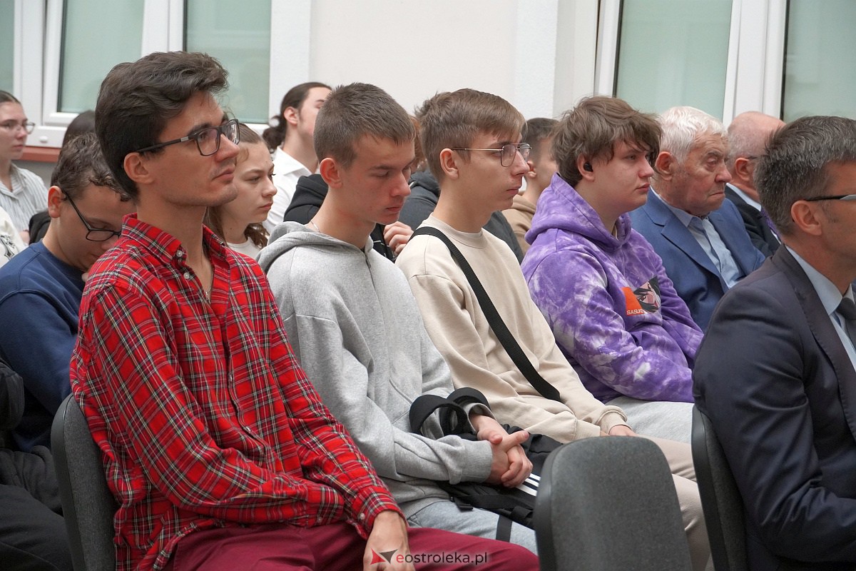 Konferencja naukowa z okazji 160. rocznicy wybuchu Powstania Styczniowego na Kurpiowszczyźnie [10.11.2023] - zdjęcie #24 - eOstroleka.pl