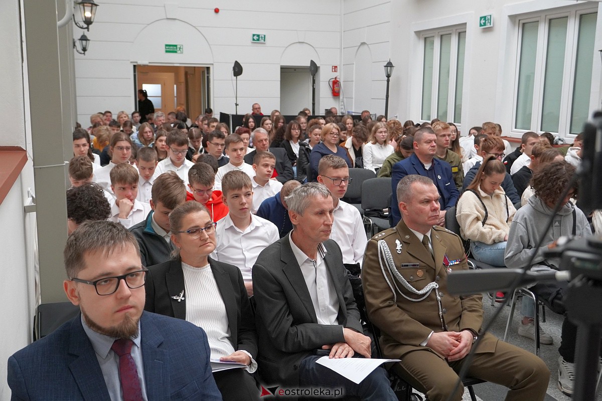 Konferencja naukowa z okazji 160. rocznicy wybuchu Powstania Styczniowego na Kurpiowszczyźnie [10.11.2023] - zdjęcie #22 - eOstroleka.pl