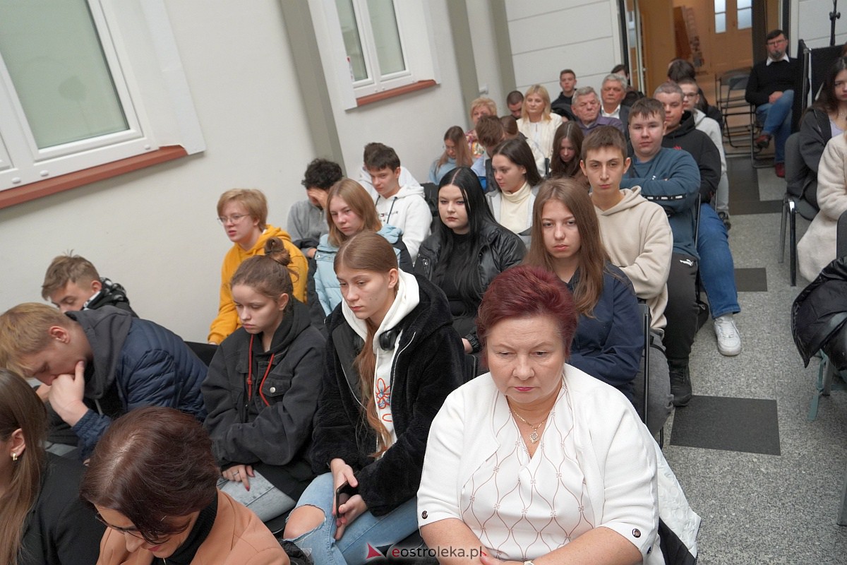 Konferencja naukowa z okazji 160. rocznicy wybuchu Powstania Styczniowego na Kurpiowszczyźnie [10.11.2023] - zdjęcie #8 - eOstroleka.pl