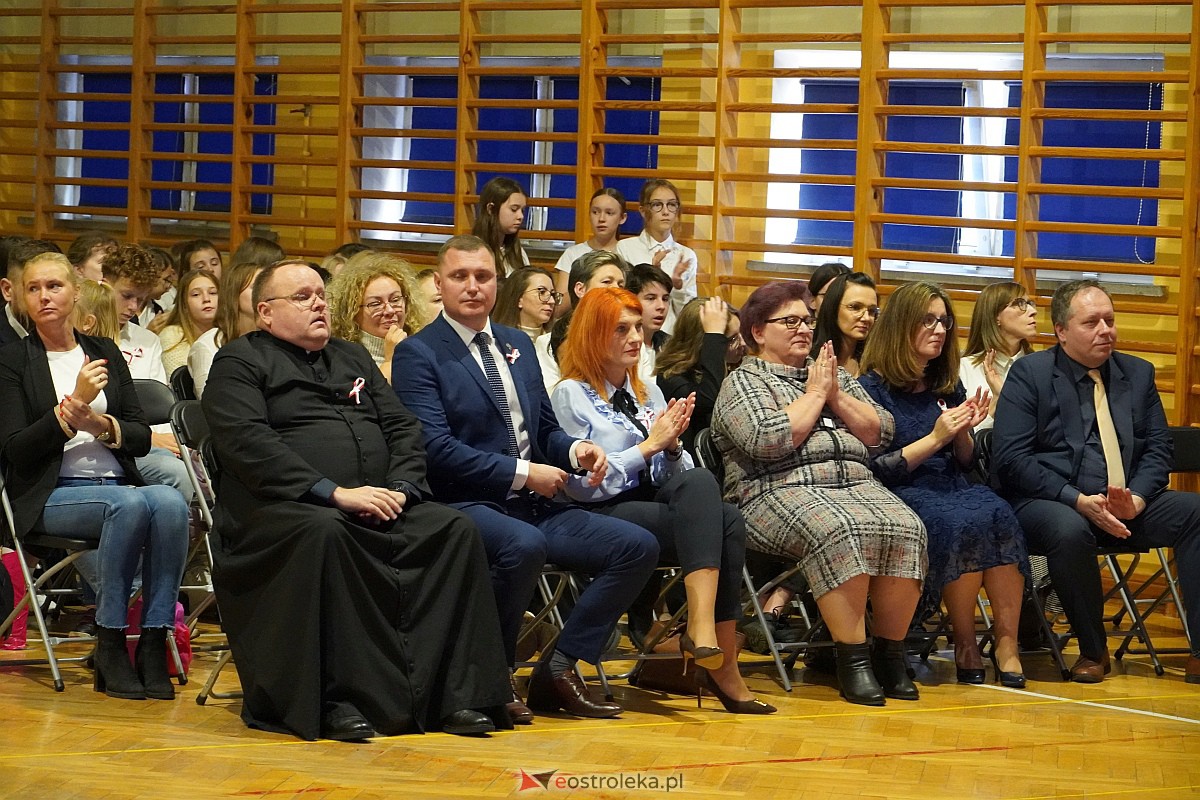Dzień Patrona w Szkole Podstawowej nr 6 im. Orła Białego w Ostrołęce [10.11.2023] - zdjęcie #12 - eOstroleka.pl