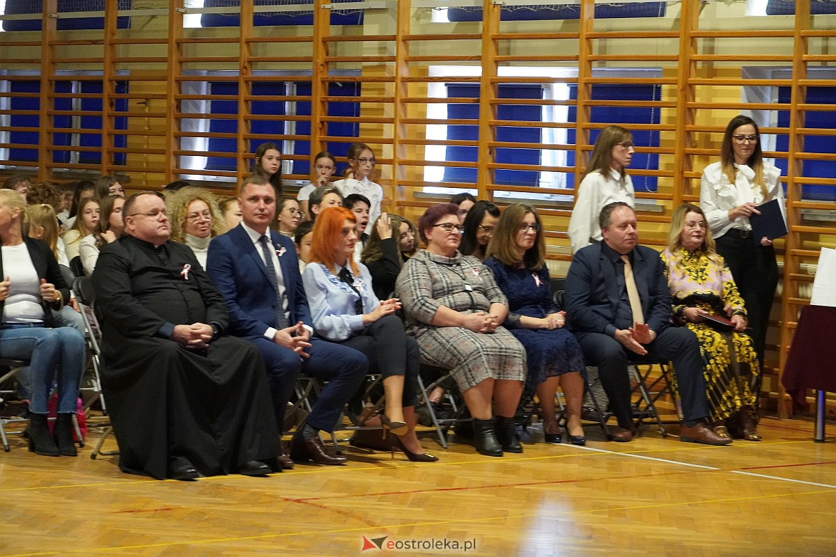 Dzień Patrona w Szkole Podstawowej nr 6 im. Orła Białego w Ostrołęce [10.11.2023] - zdjęcie #11 - eOstroleka.pl