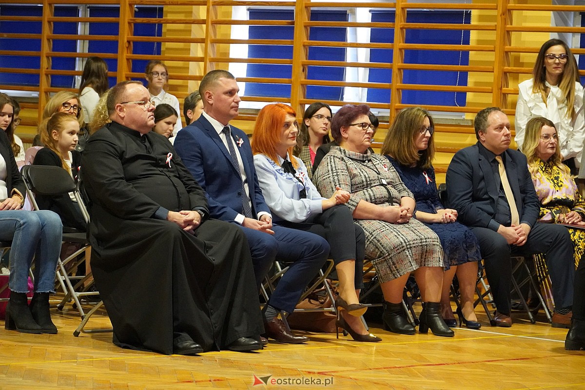Dzień Patrona w Szkole Podstawowej nr 6 im. Orła Białego w Ostrołęce [10.11.2023] - zdjęcie #8 - eOstroleka.pl