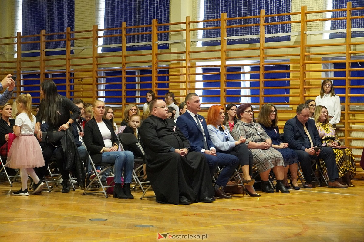 Dzień Patrona w Szkole Podstawowej nr 6 im. Orła Białego w Ostrołęce [10.11.2023] - zdjęcie #6 - eOstroleka.pl