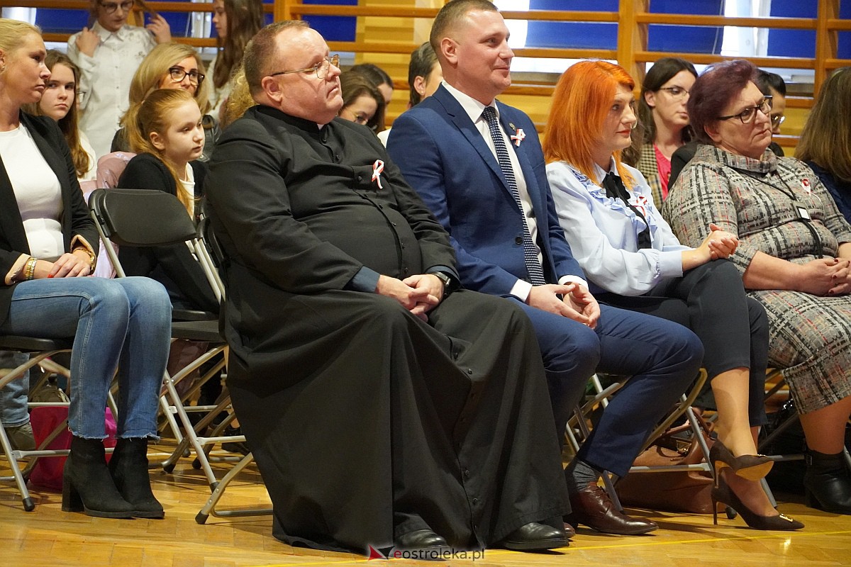 Dzień Patrona w Szkole Podstawowej nr 6 im. Orła Białego w Ostrołęce [10.11.2023] - zdjęcie #2 - eOstroleka.pl