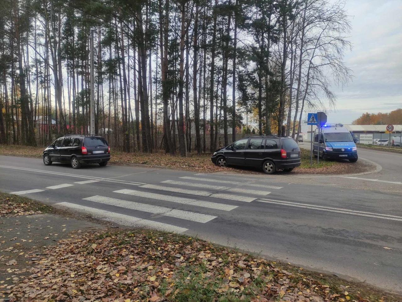 Kolejny wypadek na niebezpiecznym skrzyżowaniu w Ostrołęce [10.11.2023] - zdjęcie #1 - eOstroleka.pl