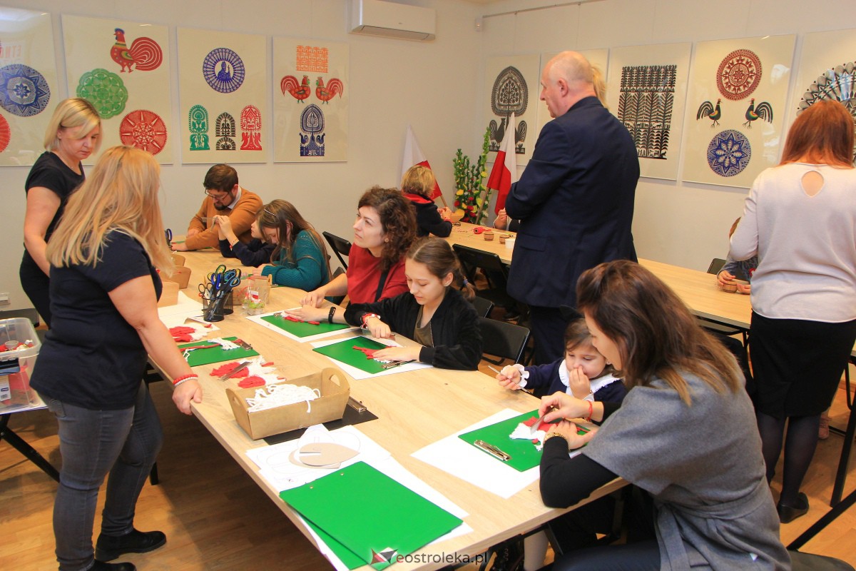 “Barwy Niepodległej” w Muzeum Kultury Kurpiowskiej [11.11.2023] - zdjęcie #53 - eOstroleka.pl