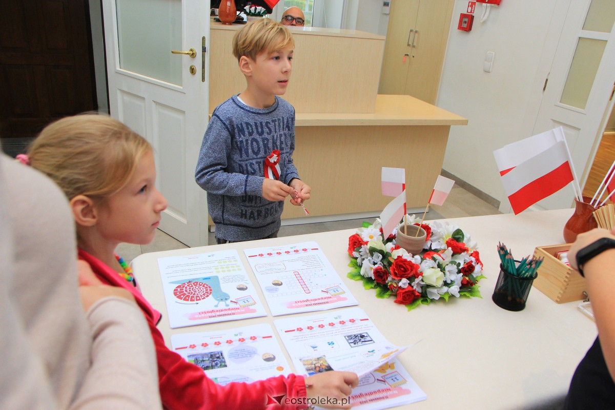 “Barwy Niepodległej” w Muzeum Kultury Kurpiowskiej [11.11.2023] - zdjęcie #18 - eOstroleka.pl