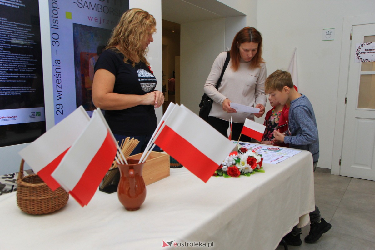“Barwy Niepodległej” w Muzeum Kultury Kurpiowskiej [11.11.2023] - zdjęcie #15 - eOstroleka.pl