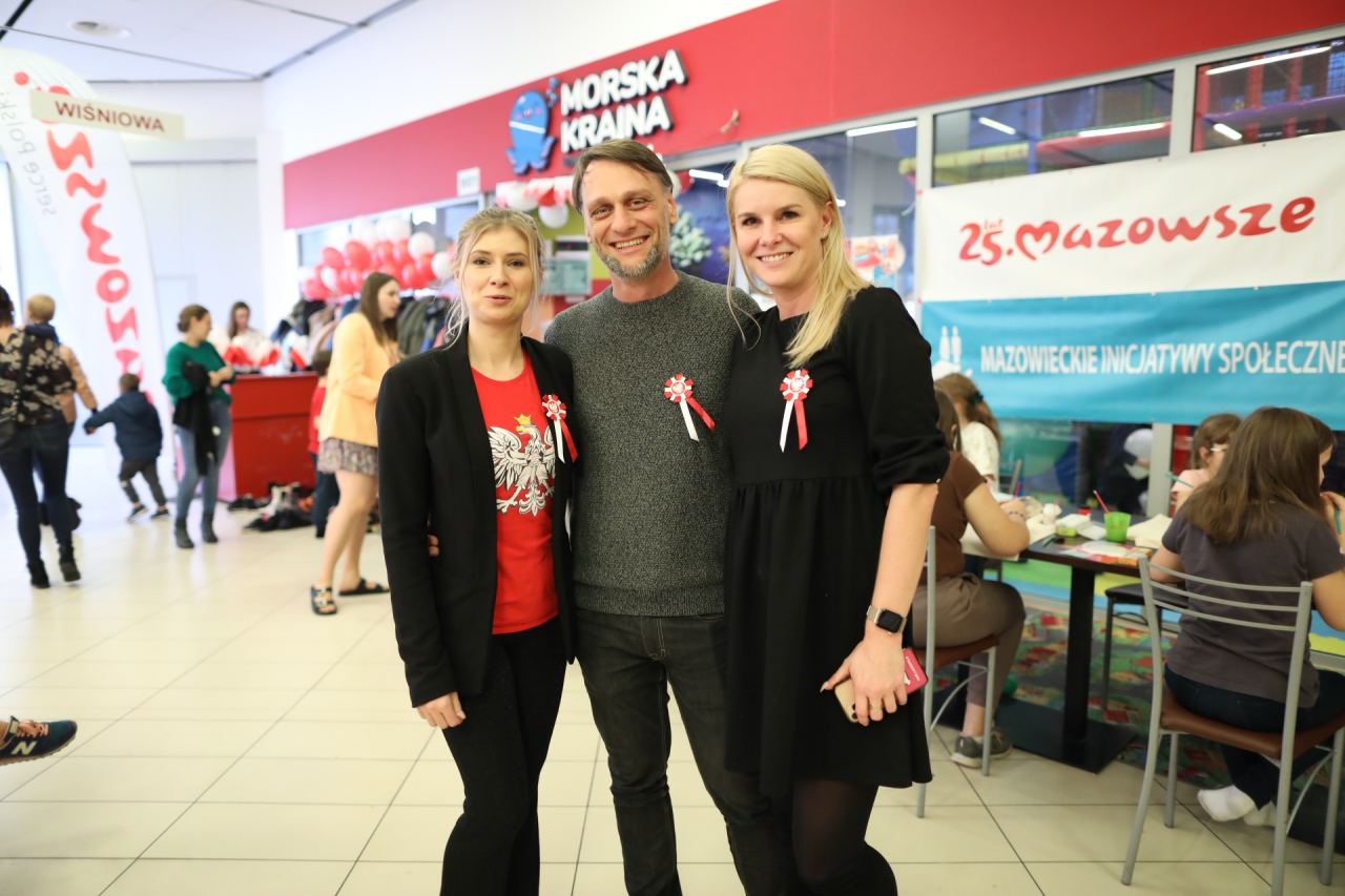 Rodzinny Dzień Niepodległości w Ostrołęce [11.11.2023] - zdjęcie #10 - eOstroleka.pl