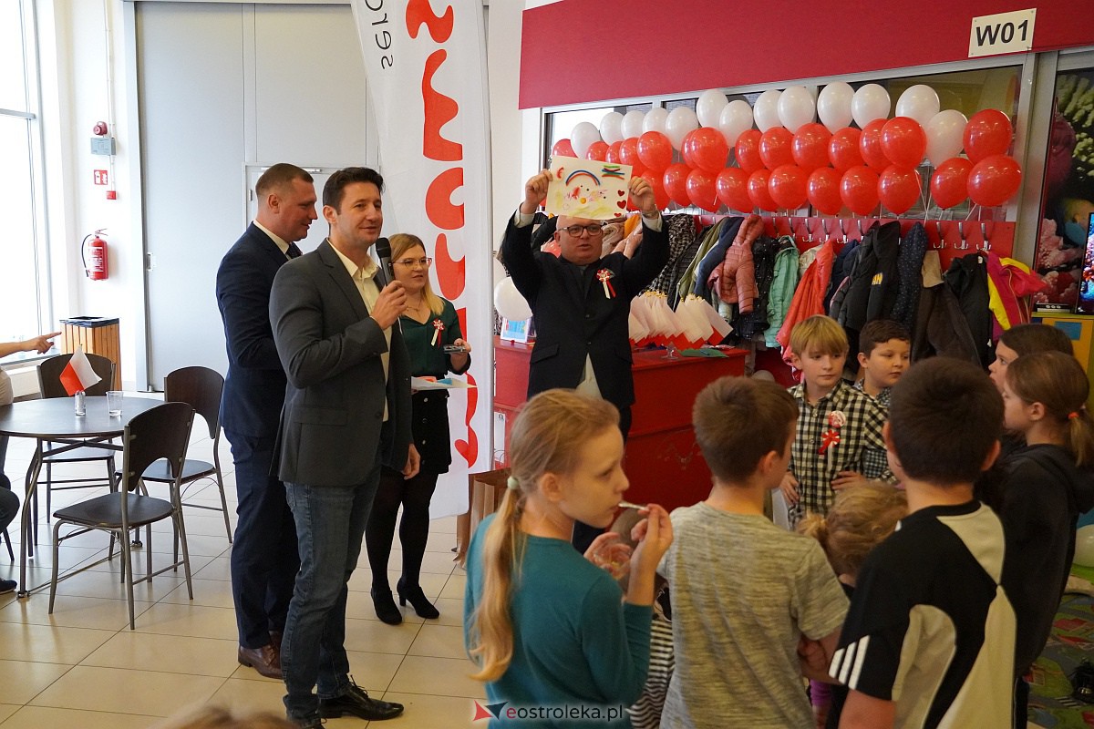 Rodzinny Dzień Niepodległości w Ostrołęce [11.11.2023] - zdjęcie #149 - eOstroleka.pl