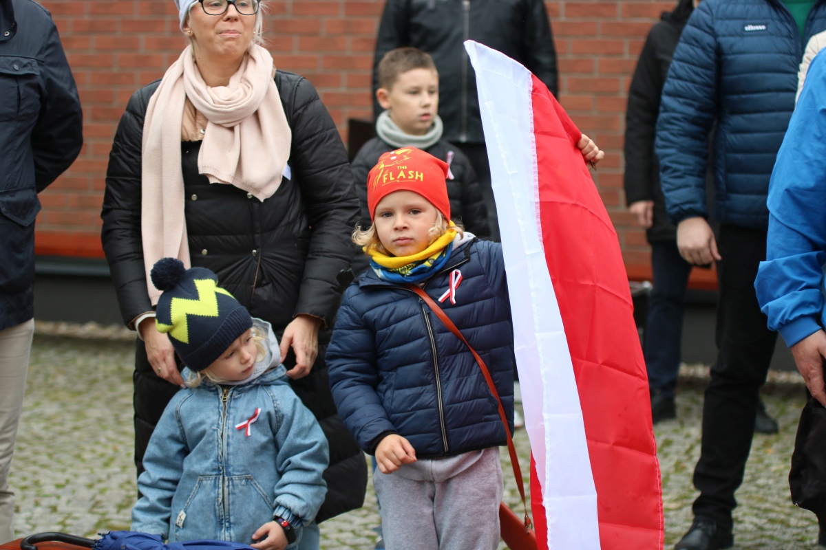 Niepodległa do hymnu w Muzeum Żołnierzy Wyklętych [11.11.2023] - zdjęcie #75 - eOstroleka.pl